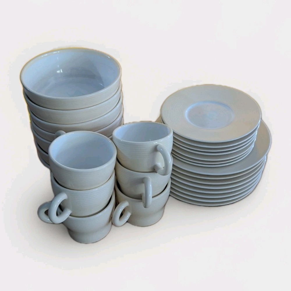 Michael‎ Graves 28 Piece Dish Set Green Leaf Imprint Tan And White Plates